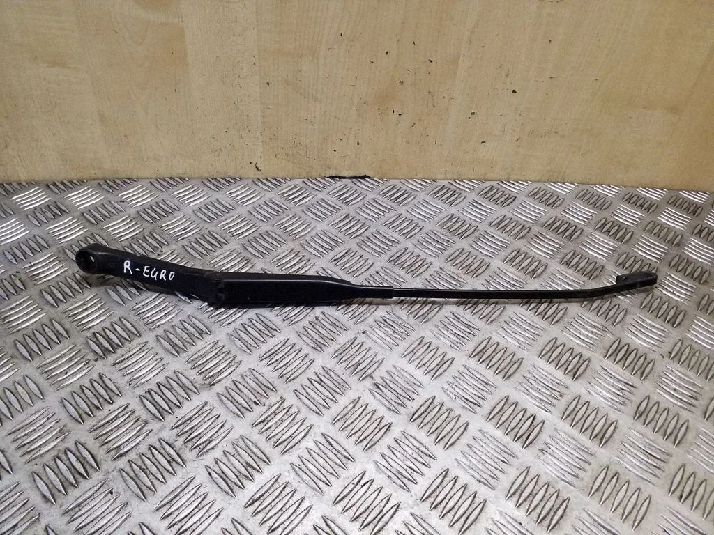 Front wiper blade arm 4A1955408A