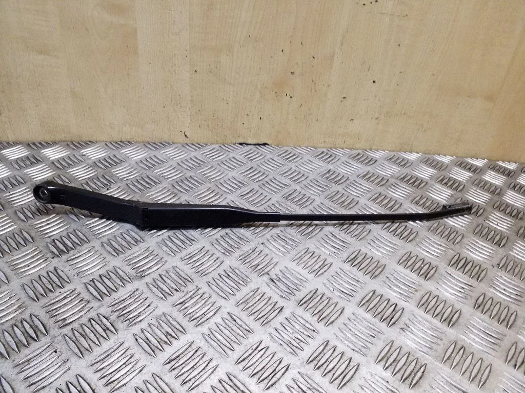 Front wiper blade arm 4A1955408A