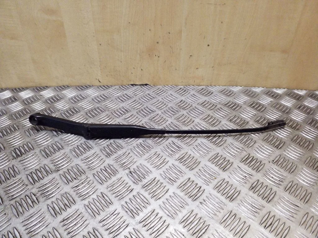 Front wiper blade arm 4A1955408A