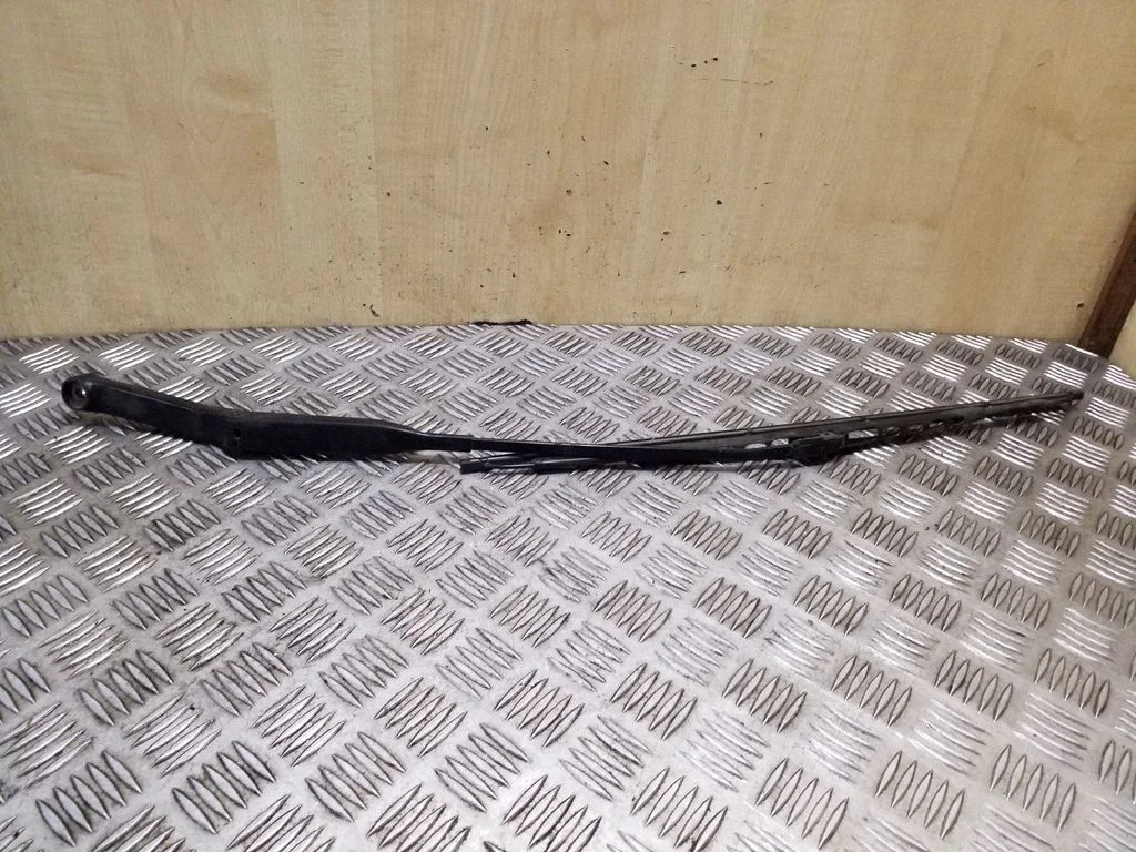 Front wiper blade arm 4A1955408A