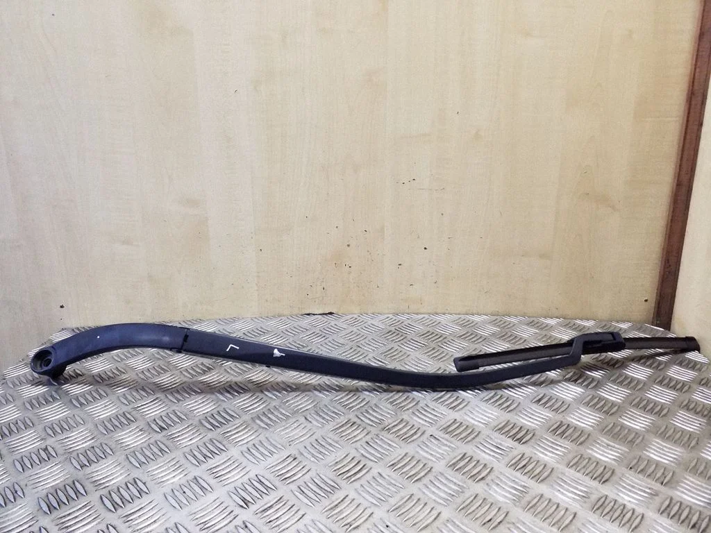 Front wiper blade arm – left
