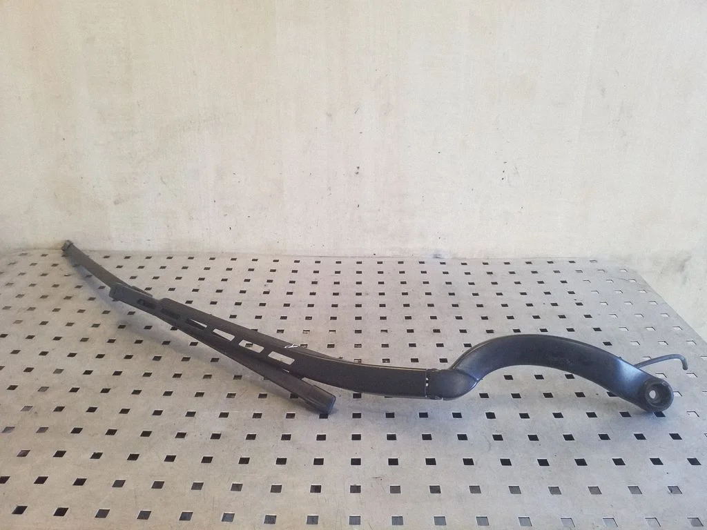 Front wiper blade arm 8X2317526C