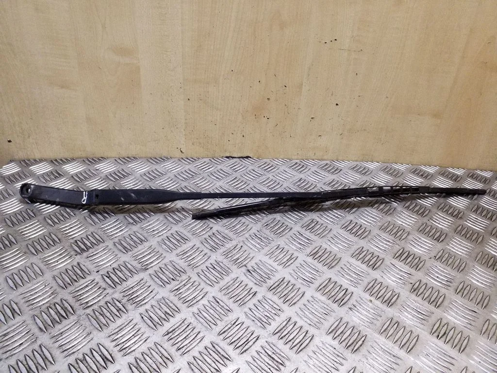 Front wiper blade arm 4A1955408A