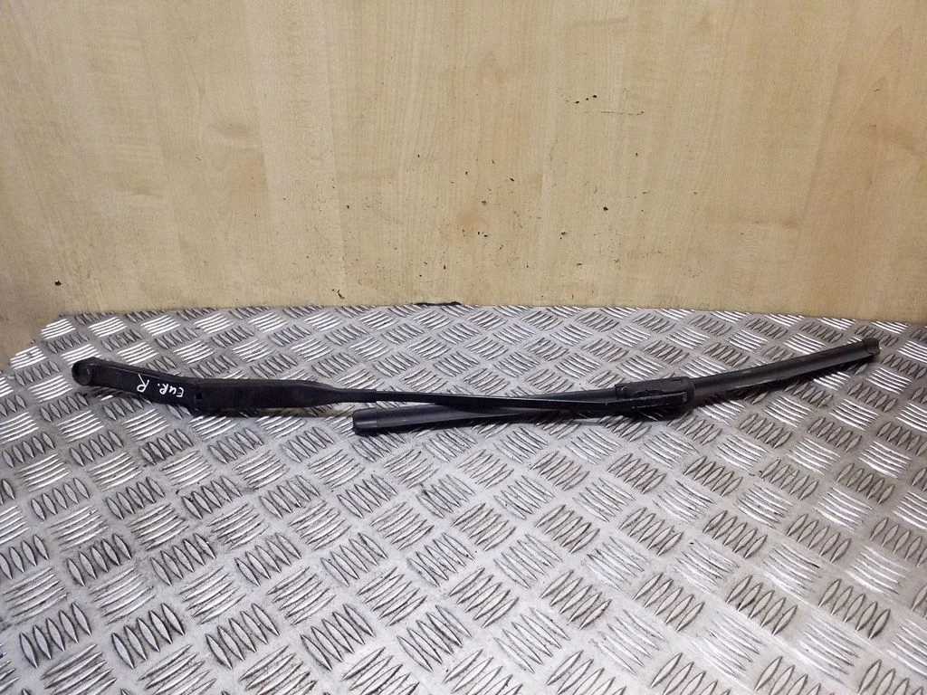Front wiper blade arm 4A1955408A