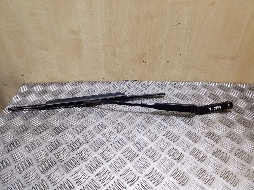 Front wiper blade arm 4A1955407C