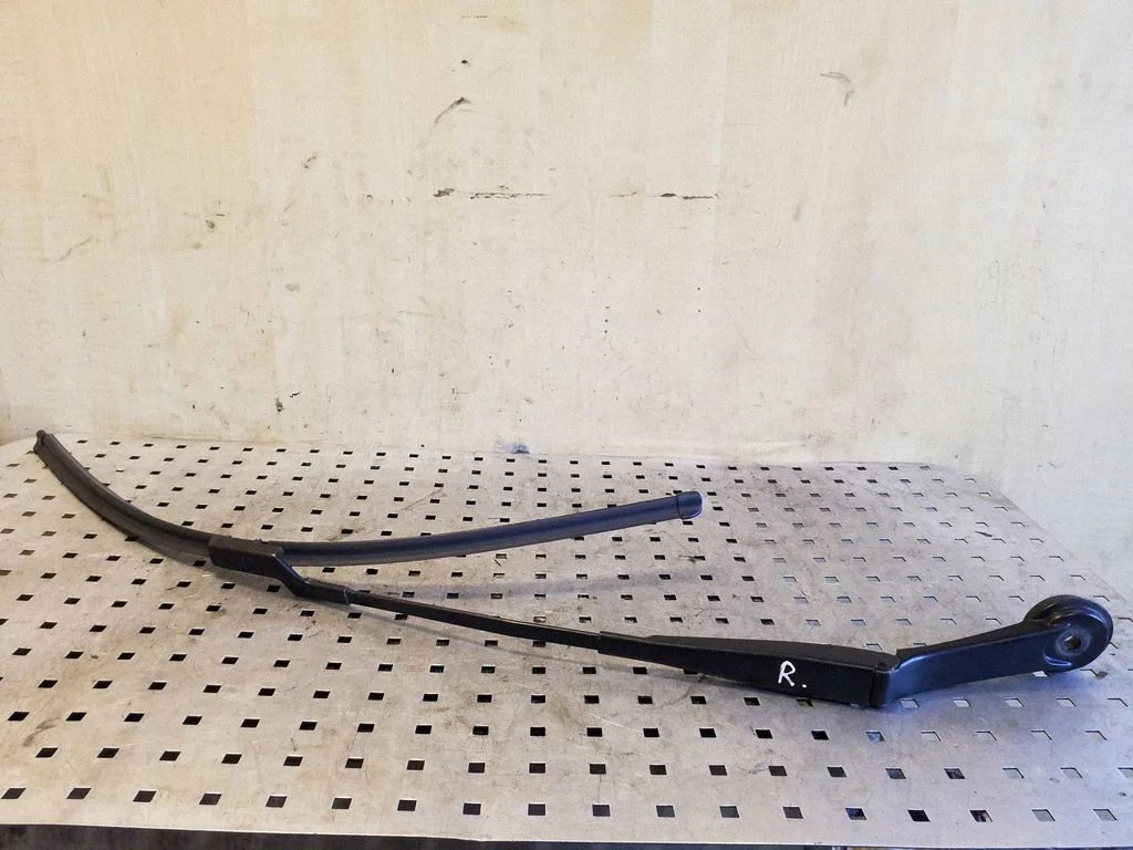 Front wiper blade arm BM5117526BB