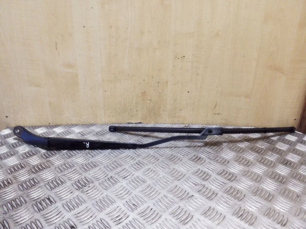 Front wiper blade arm 9687494480