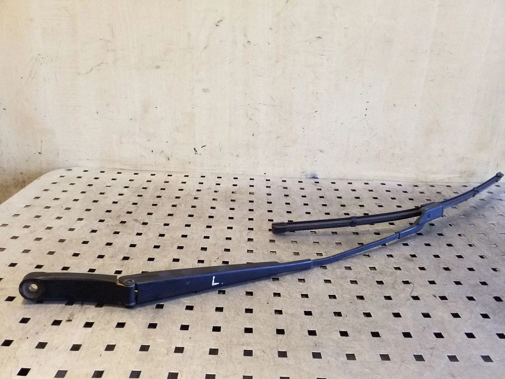 Front wiper blade arm 5N2955409