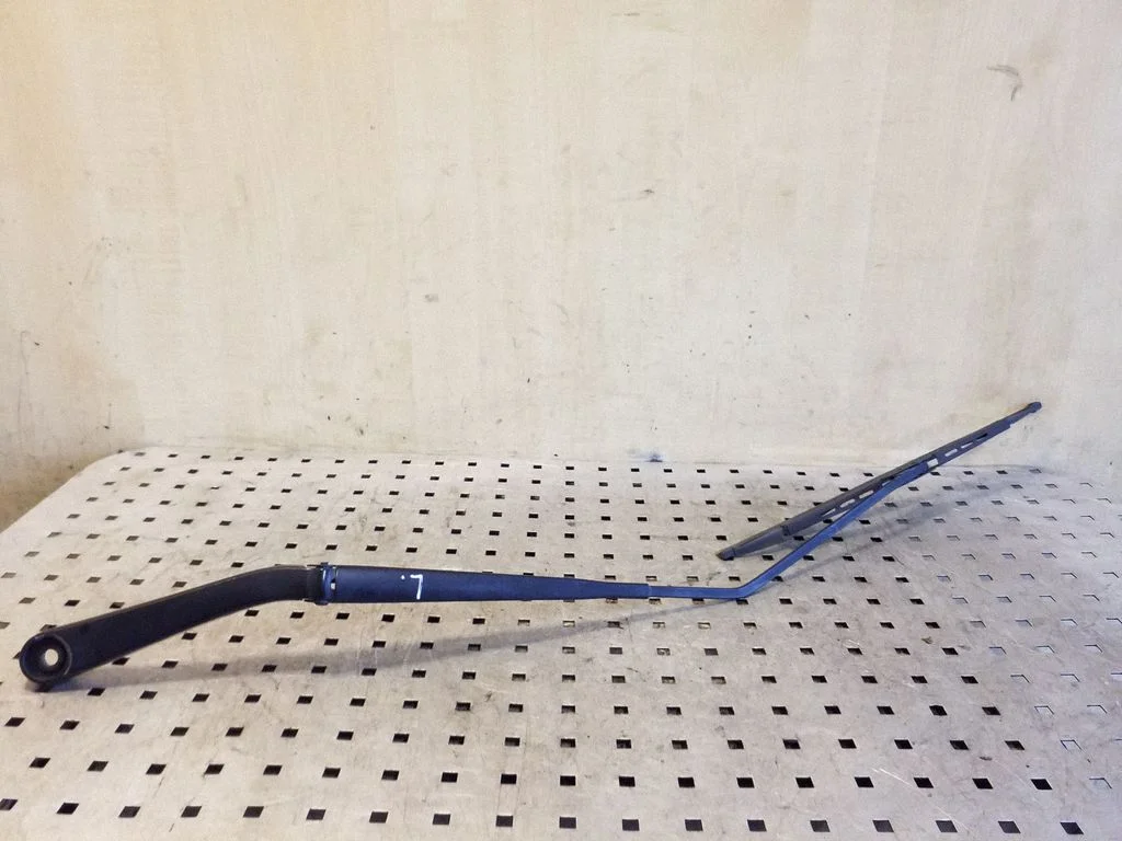 Front wiper blade arm W000014869