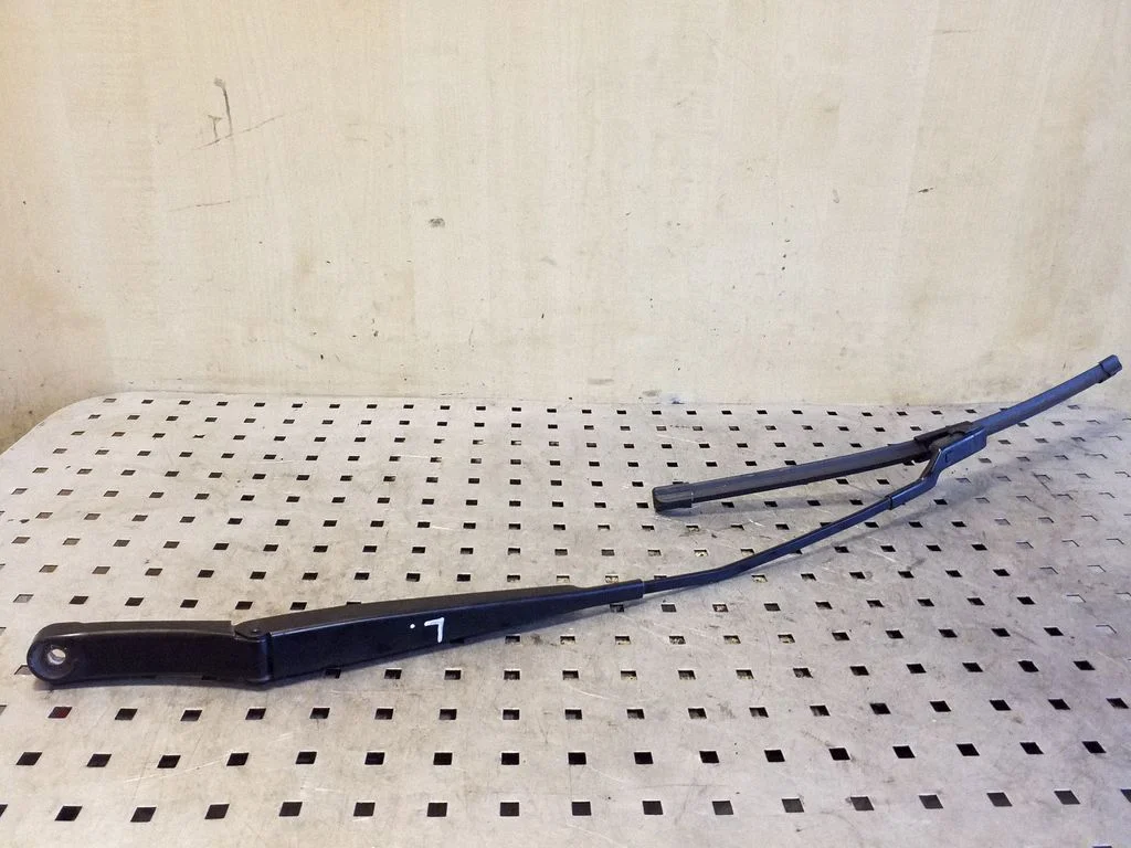 Front wiper blade arm 3G2955409