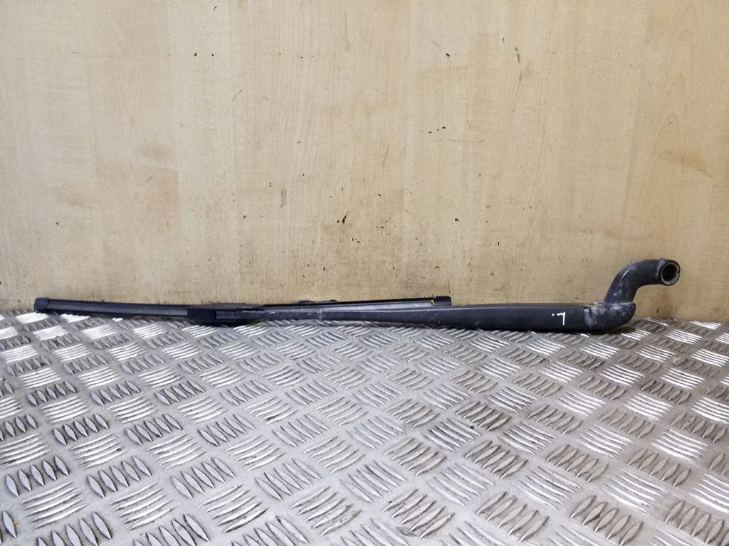 Front wiper blade arm DKB500260
