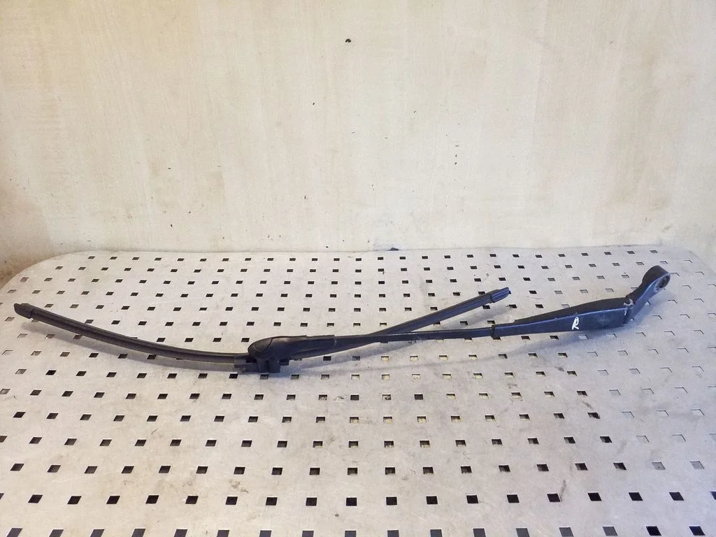 Front wiper blade arm 7L5955408D