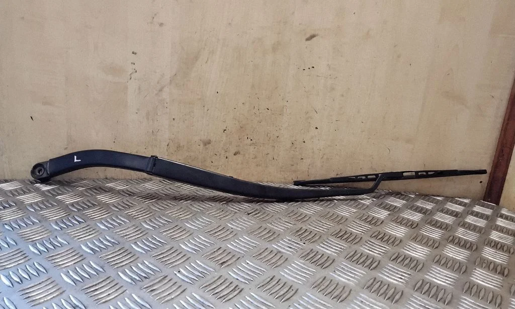 Front wiper blade arm – left