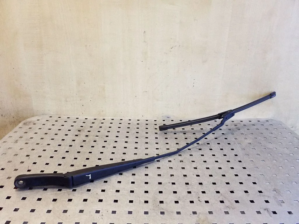 Front wiper blade arm 1K5955409B