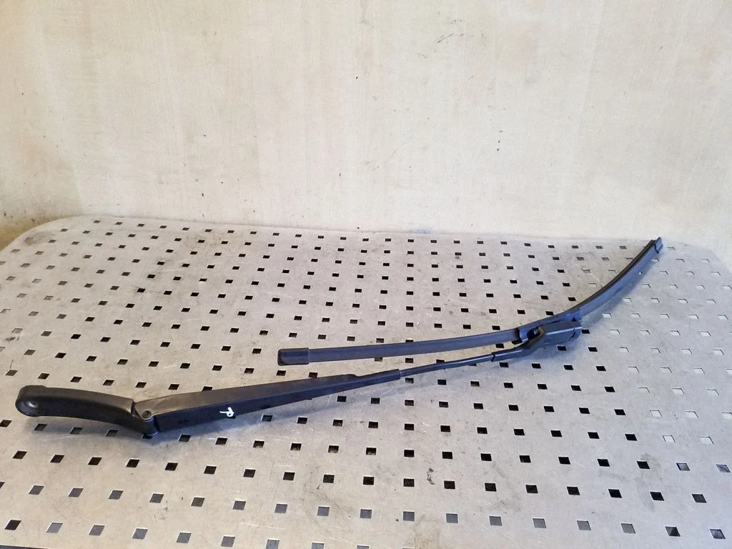 Front wiper blade arm 5N2955410