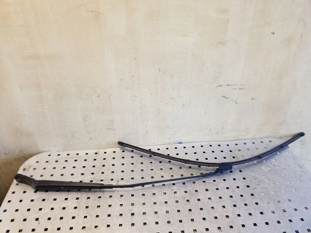 Front wiper blade arm 9672059680
