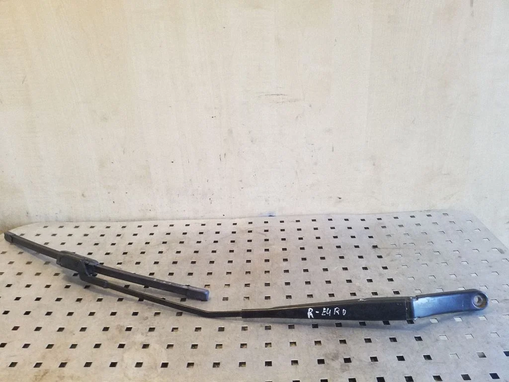 Front wiper blade arm 101955410