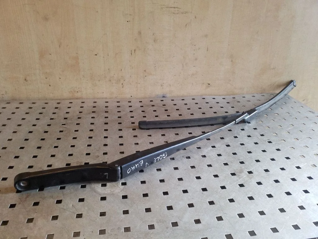 Front wiper blade arm 101955409