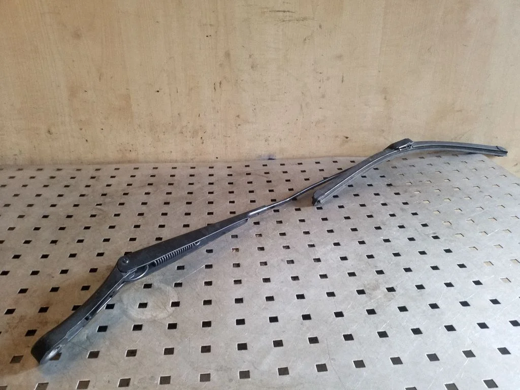 Front wiper blade arm 101955410