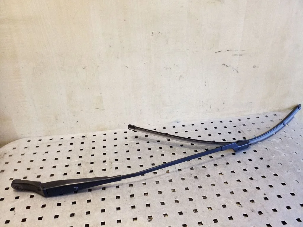 Front wiper blade arm 9685753780