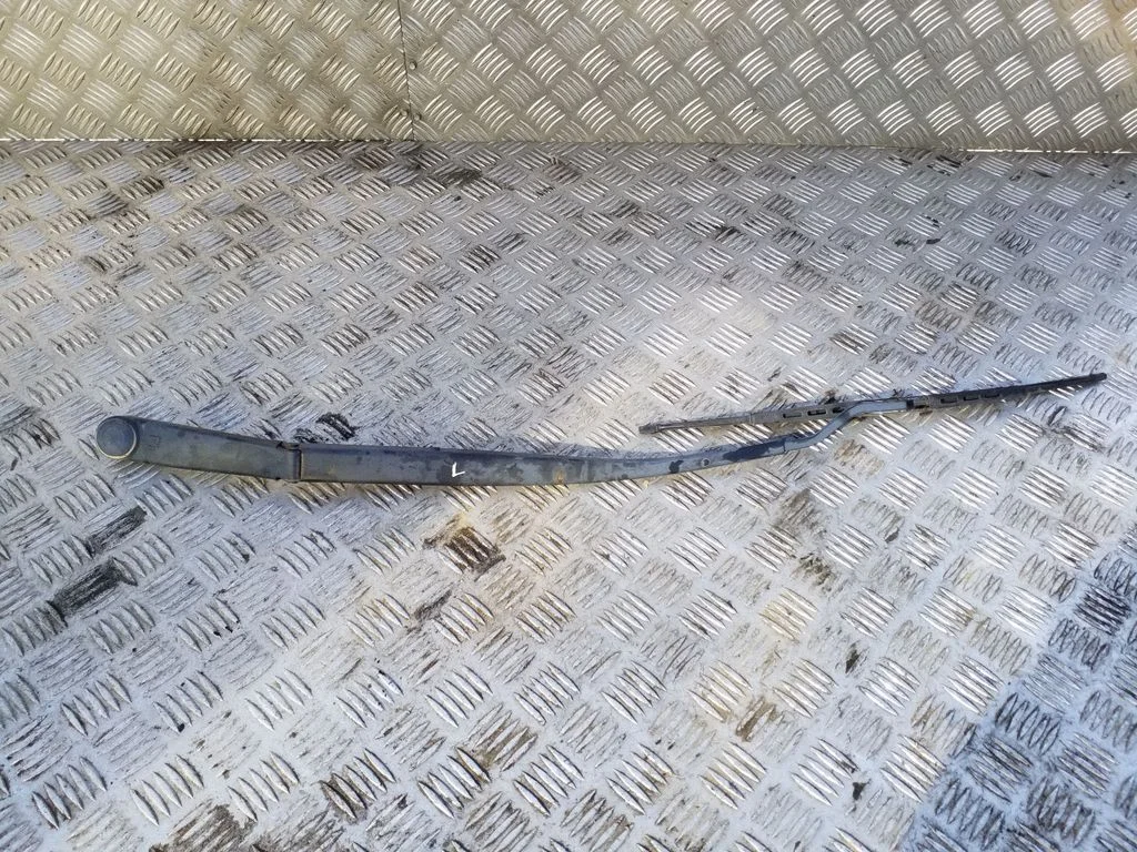 Front wiper blade arm – left