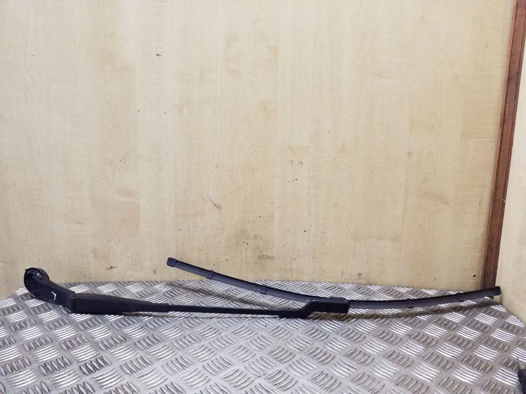 Front wiper blade arm BM5117526AB