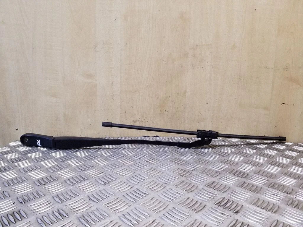 Front wiper blade arm 7P0955410C