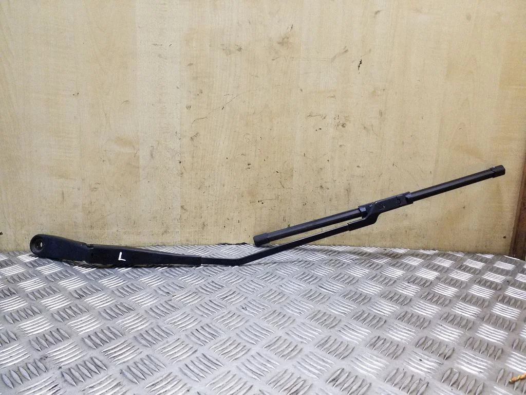 Esiklaasi kojameeste kang 30753508 – Volvo S60 (2011-2013)