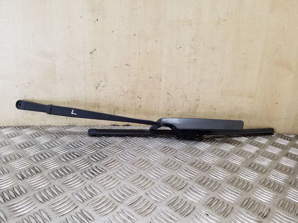 Front wiper blade arm – left