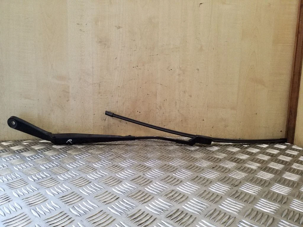 Front wiper blade arm – Jaguar XF X260 (2015-)