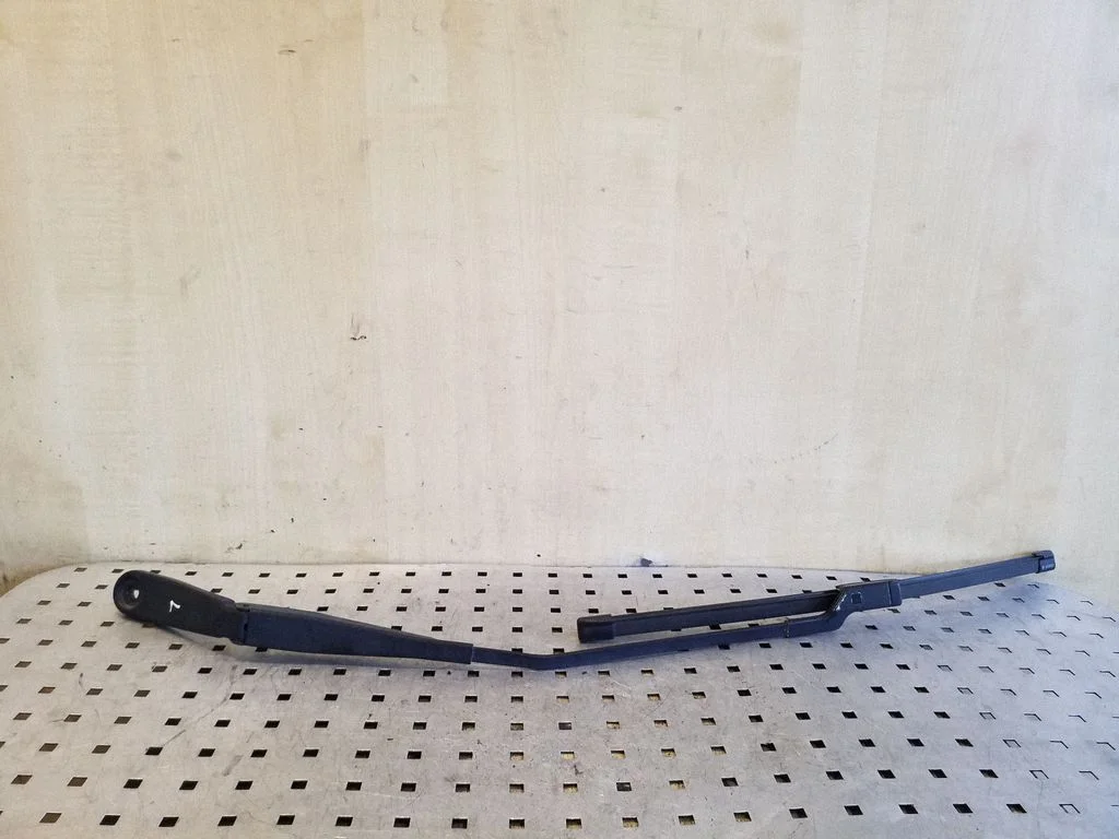 Front wiper blade arm 31276005