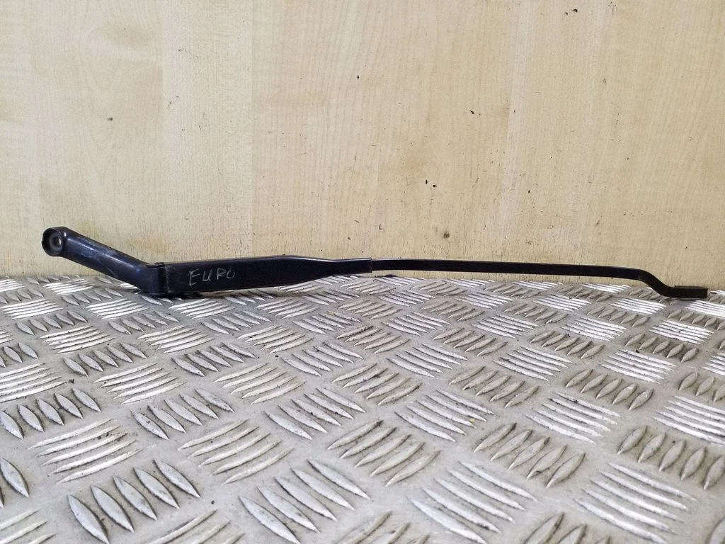 Front wiper blade arm 90504175