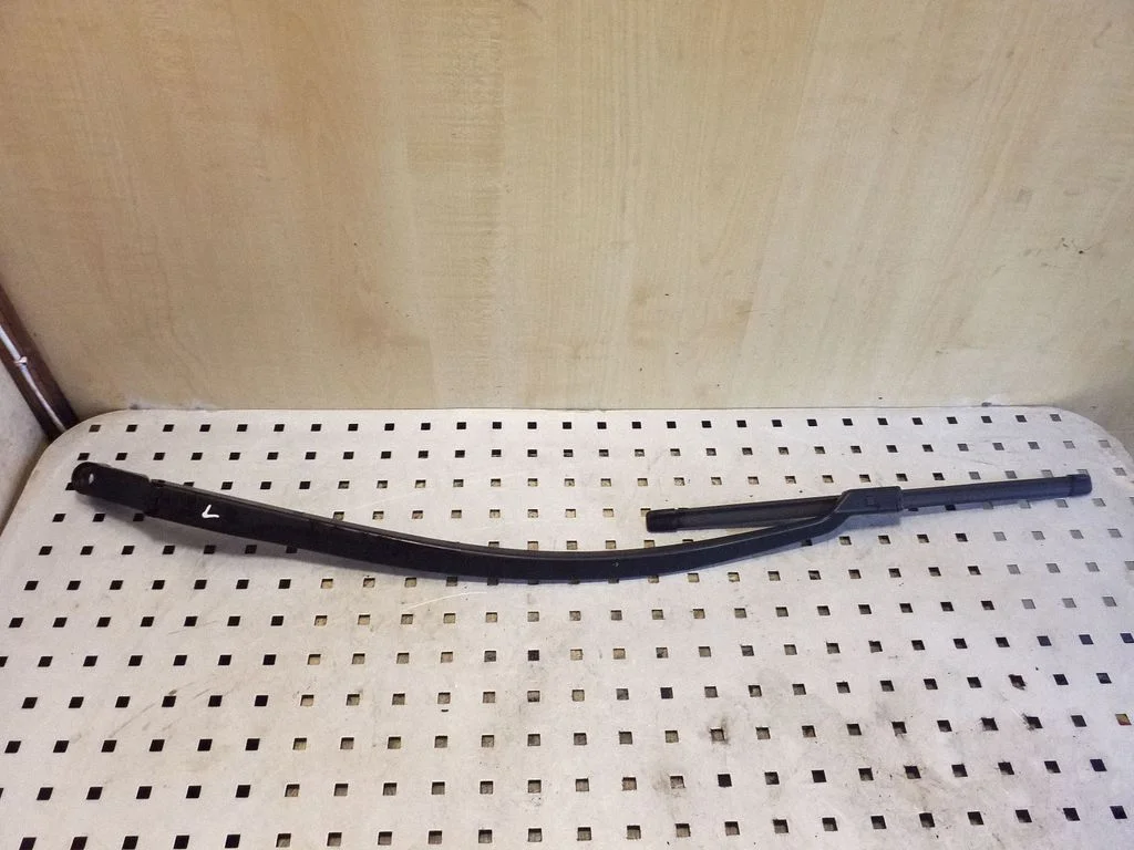 Front wiper blade arm 97036203