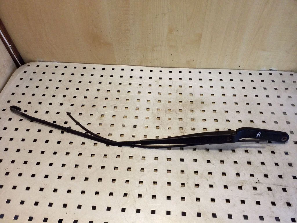 Front wiper blade arm 56671617 – Renault Espace IV (2002-2014)