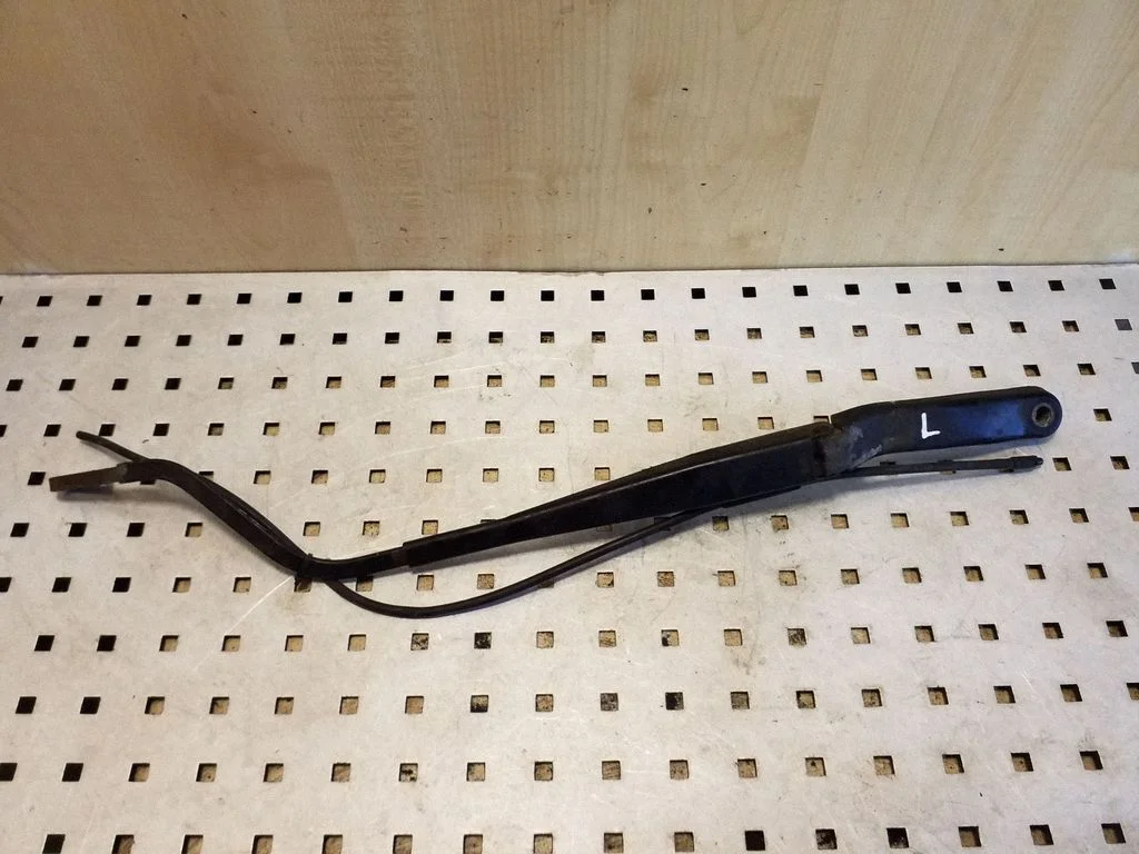Front wiper blade arm 56671607 – Renault Espace IV (2002-2014)