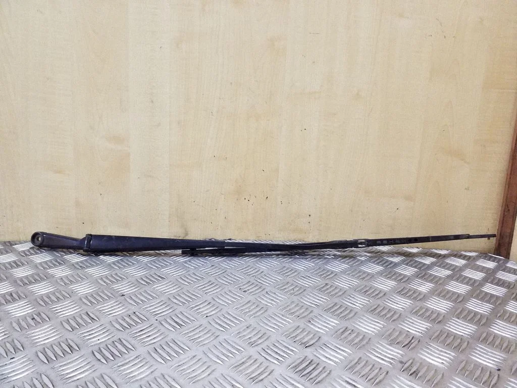 Priekšējā stikla tīrītāja svira 90582557