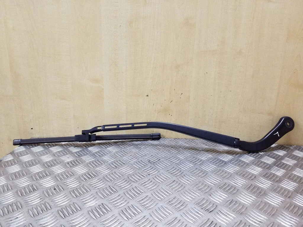 Front wiper blade arm – left