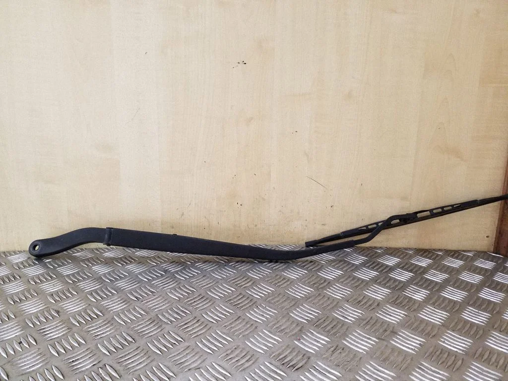 Front wiper blade arm – left