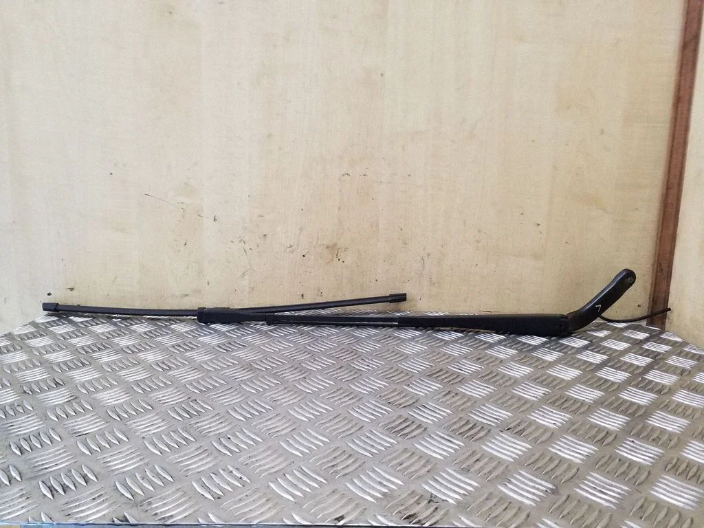 Front wiper blade arm A0018206144