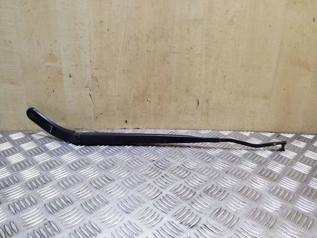 Front wiper blade arm 8200113230 – Renault Scenic II - Grand scenic II (2003-2006)