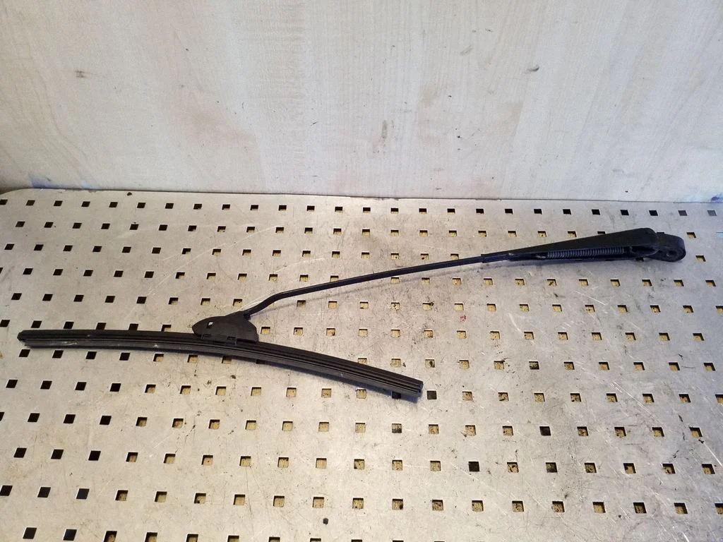 Front wiper blade arm 97KG17526DB – Ford Ka (1996-2008)