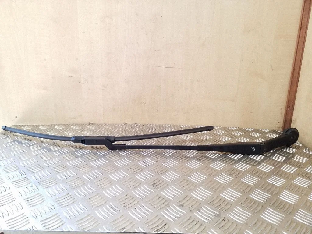 Front wiper blade arm BM5117526BB