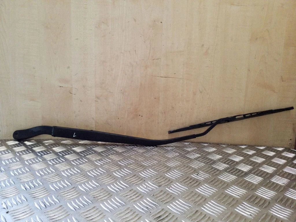 Front wiper blade arm – Opel Antara (2006-2016)