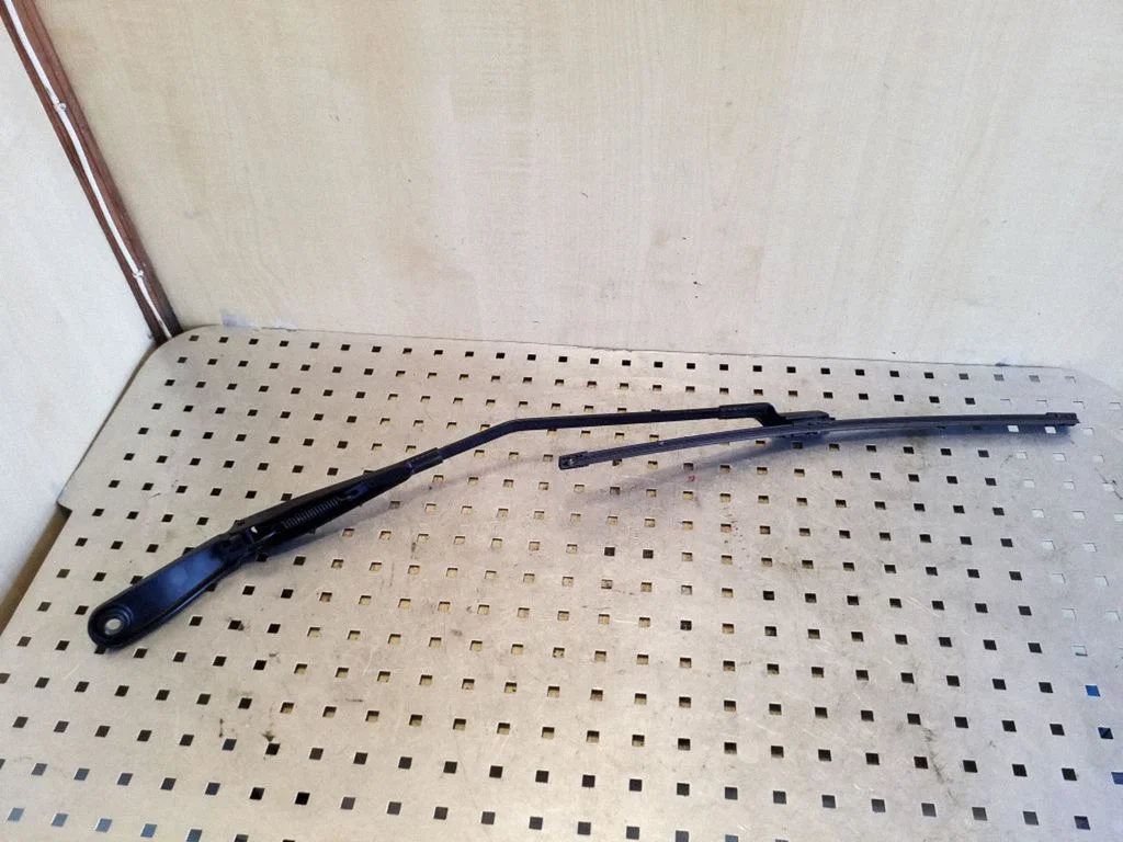 Front wiper blade arm 30753529