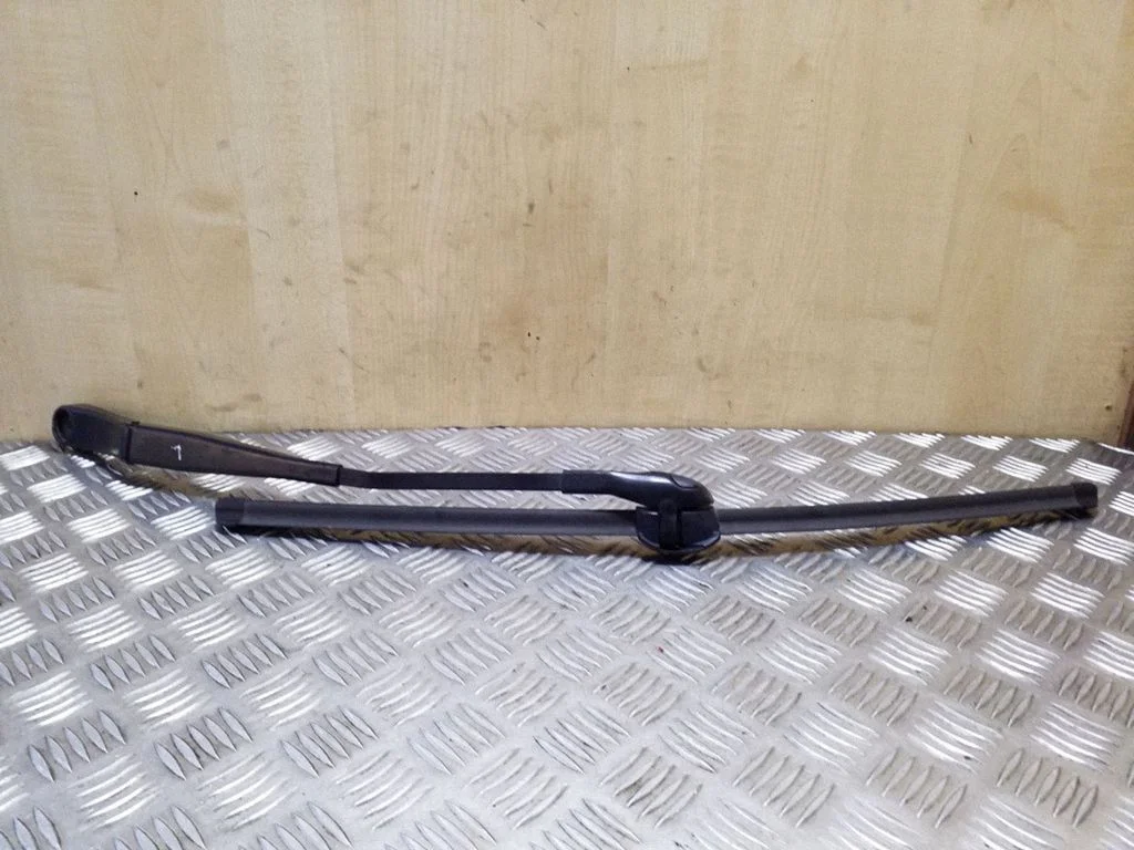 Front wiper blade arm 7P0955409B