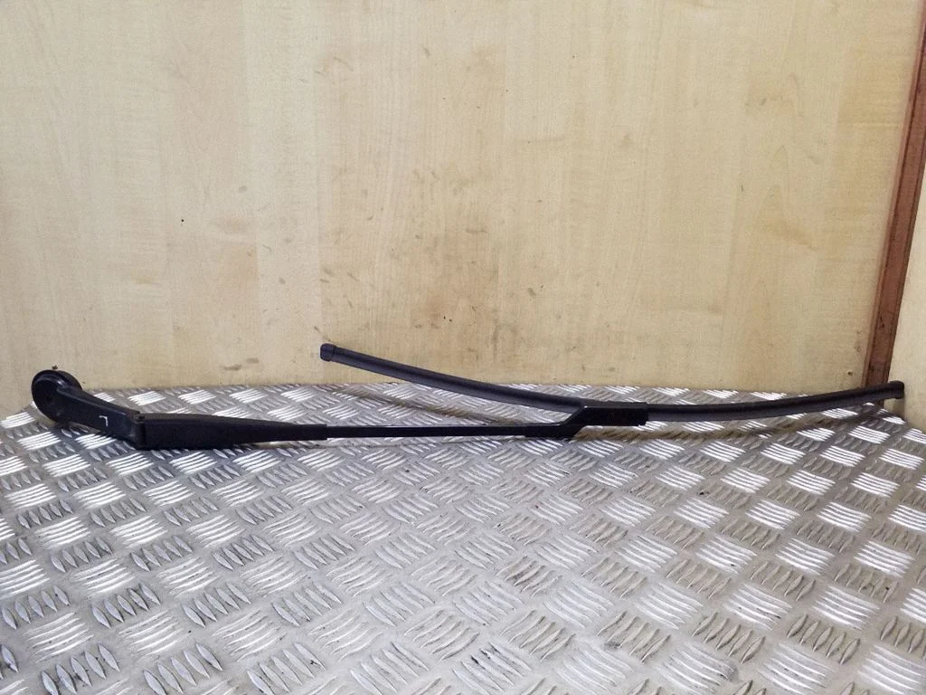 Front wiper blade arm BM5117526AB