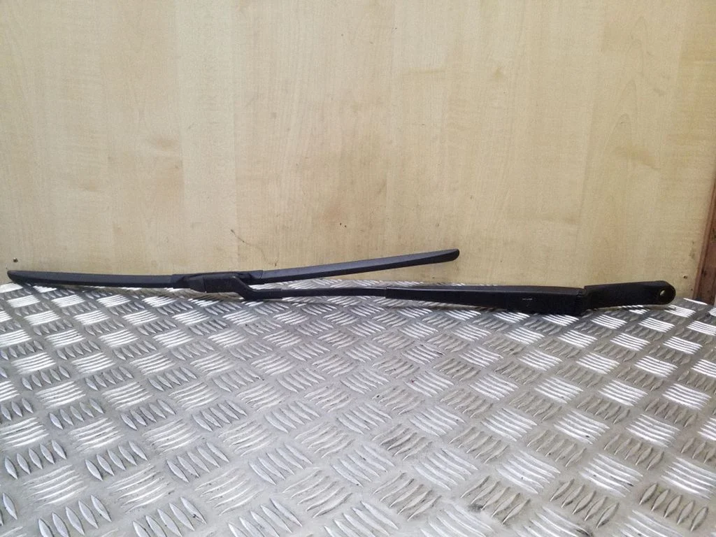 Front wiper blade arm 13289888
