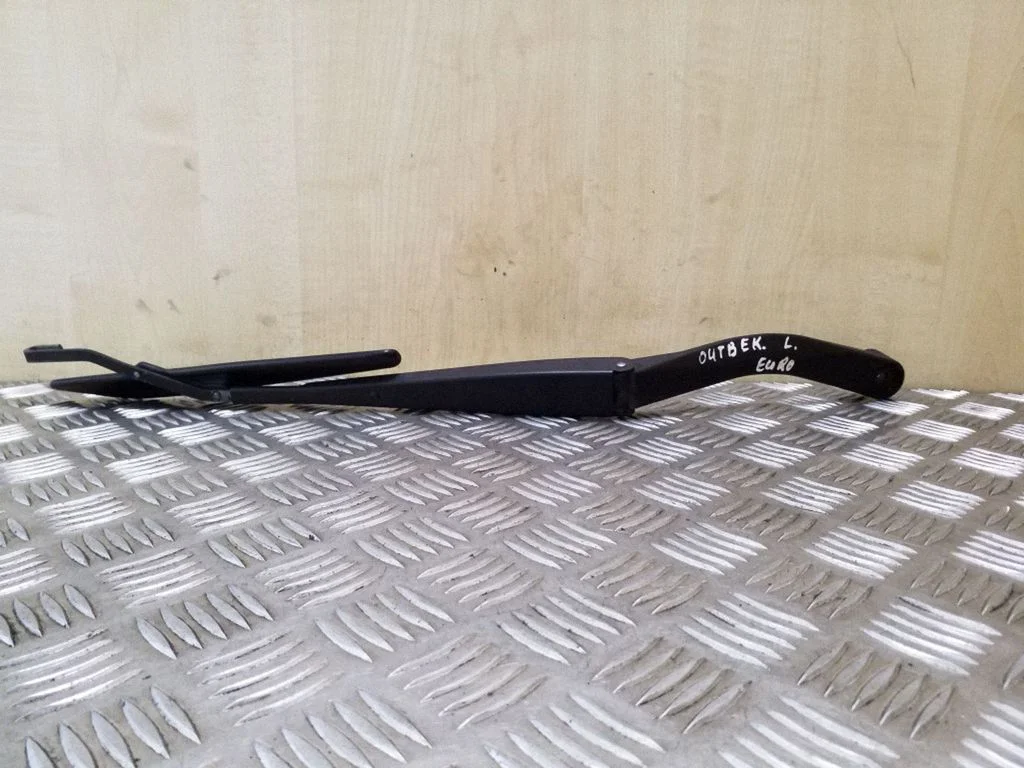Front wiper blade arm – left