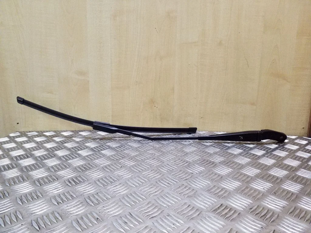 Front wiper blade arm 8K2955408