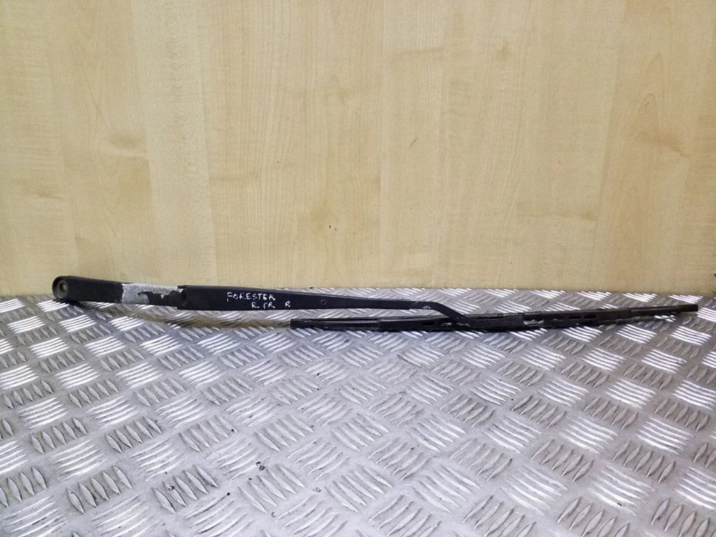 Front wiper blade arm – right